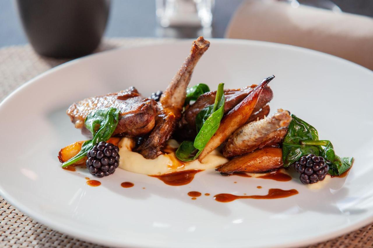 Hotel Restaurant Port-conty 4*